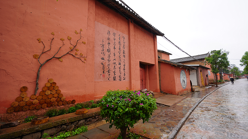 雨中即景以口夸村。張靜梅攝