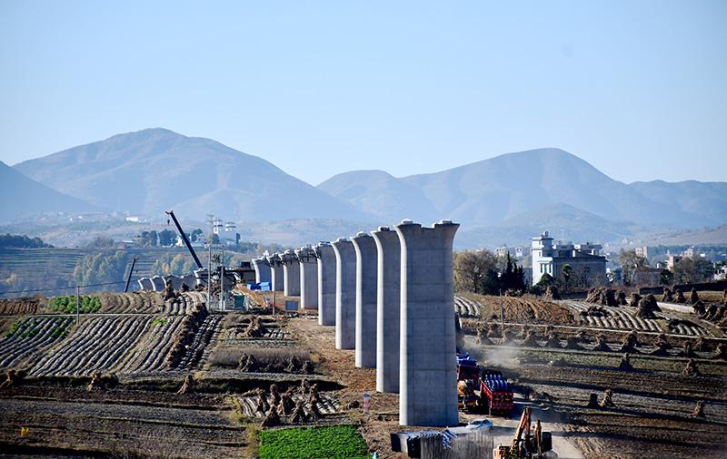 云南段建設(shè)中的八仙營跨環(huán)城路特大橋。受訪者供圖