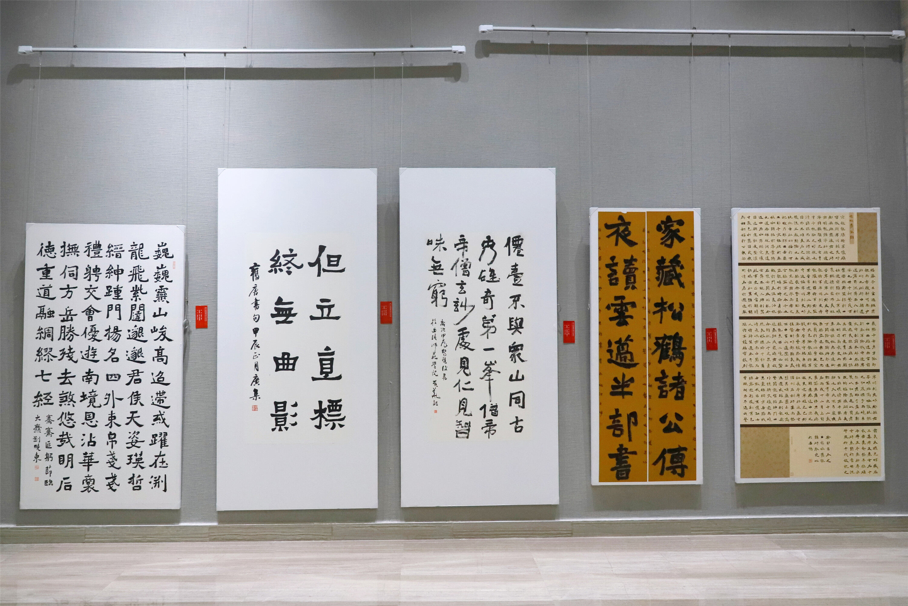 第二屆中國爨體書法作品展在云南省曲靖市美術(shù)館開幕