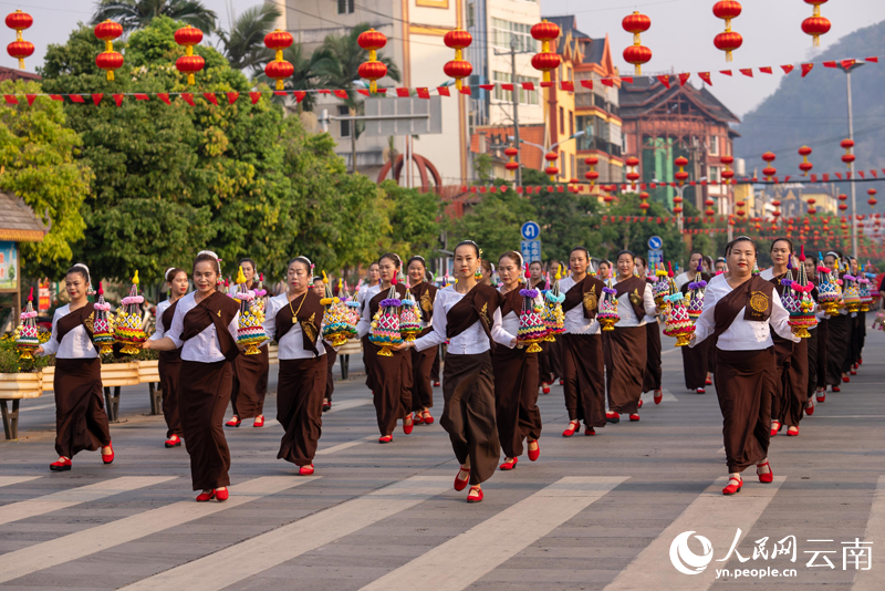 孟連縣舉行成立70周年慶祝大會(huì)。人民網(wǎng)記者 虎遵會(huì)攝