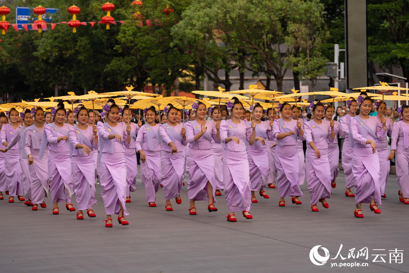 孟連縣舉行成立70周年慶祝大會。人民網(wǎng)記者 虎遵會攝