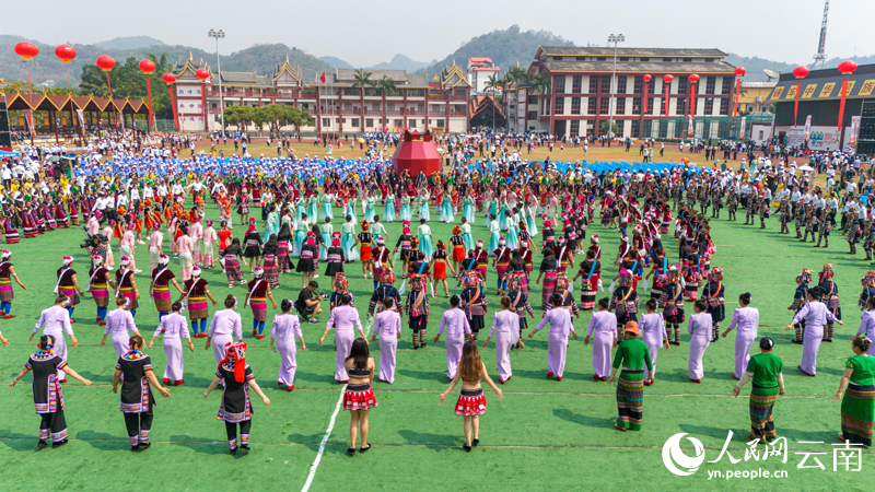 孟連縣舉行成立70周年慶祝大會(huì)。人民網(wǎng)記者 虎遵會(huì)攝