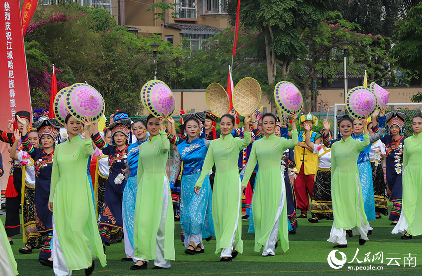 慶祝大會現(xiàn)場。人民網(wǎng)記者 虎遵會攝