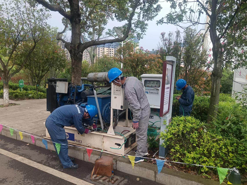 宣威供電局虹橋供電所及時消除安全隱患，切實保障高考期間可靠供電。胡桓瑞攝