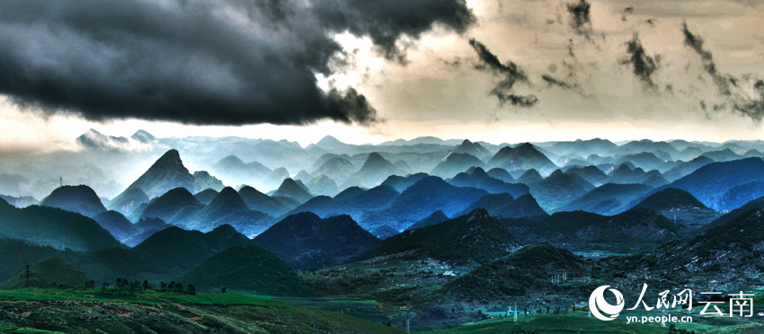 普者黑風(fēng)景名勝區(qū)樂水洞雨后如同水墨畫，夢幻無比。馬衛(wèi)忠攝