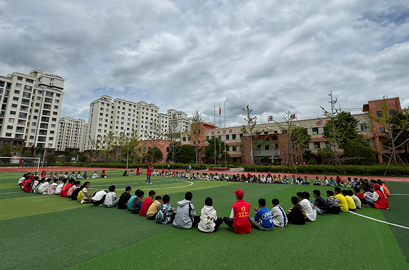 云南昭通青少年享受公益暑假托管。共青團云南省委供圖