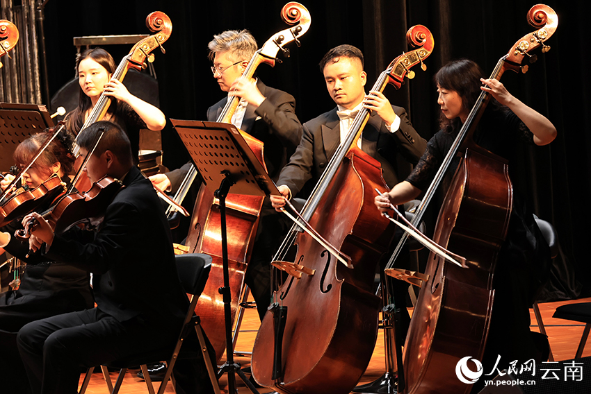 交響組曲《西南聯(lián)大回響》在云南師范大學(xué)演出現(xiàn)場(chǎng)。吳欣怡攝